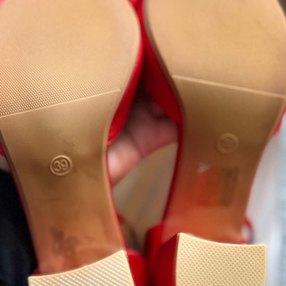 Red bow pumps - Picture 4 of 5